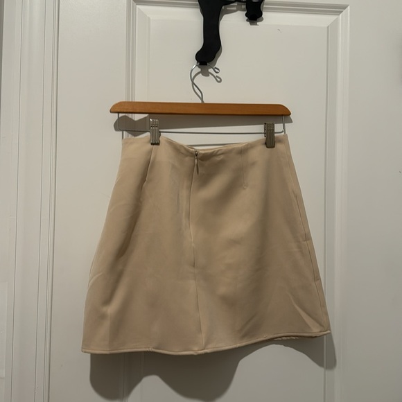 Crescent, blazer skirt set size medium. Nude. NWT. - Picture 4 of 5